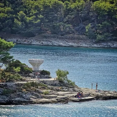 Apartment By The Sea Povlja, Brac - 712 Povlja (Brac)